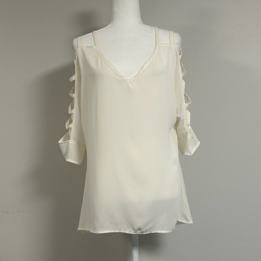 Voxx New York Women’s Cream Cutout Sleeve Blouse | Size L